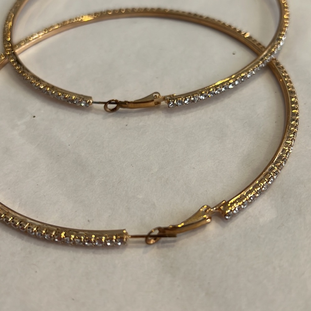 Mega statement earrings - Picture 4 of 7